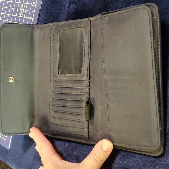 Tommy Hilfiger Wallet Signature Red, White and Blue. - Picture 6 of 13